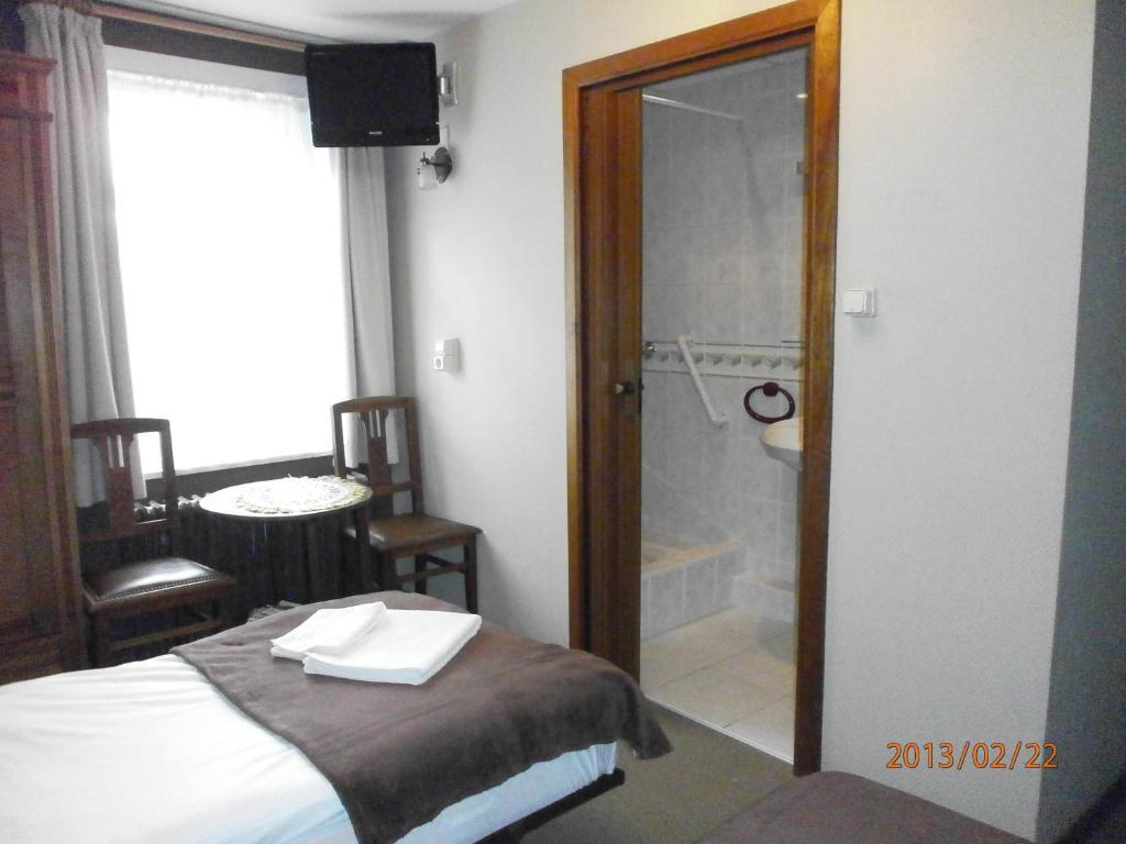 Hotel Cobut Falaën Kamer foto