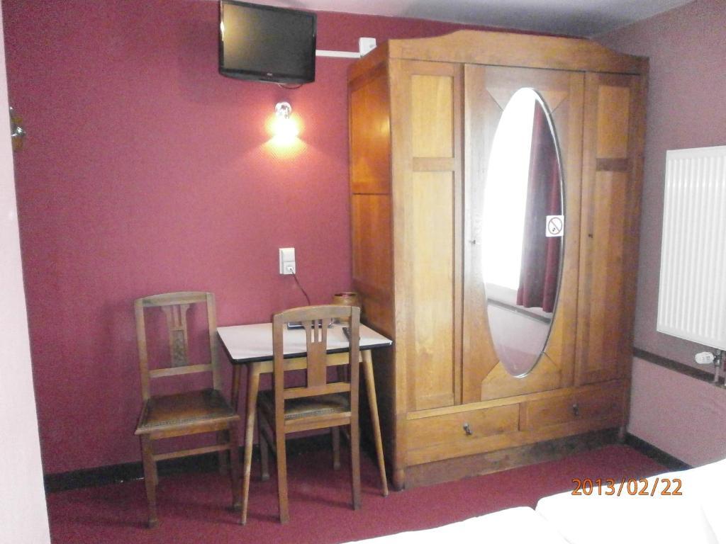 Hotel Cobut Falaën Kamer foto