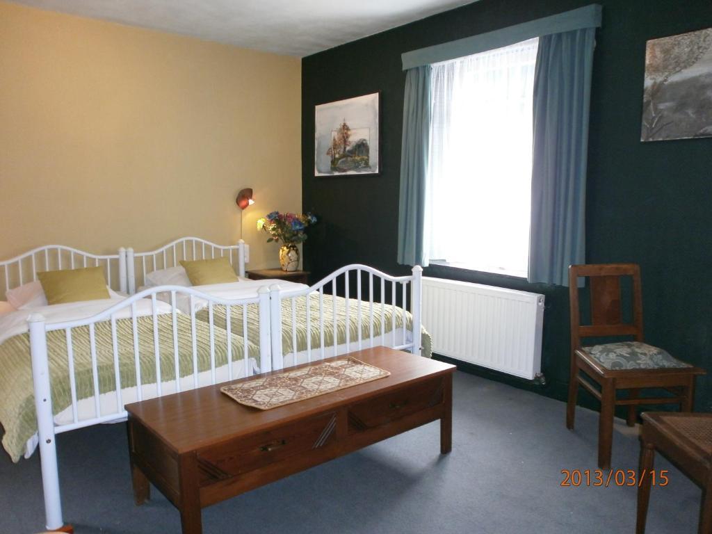 Hotel Cobut Falaën Kamer foto