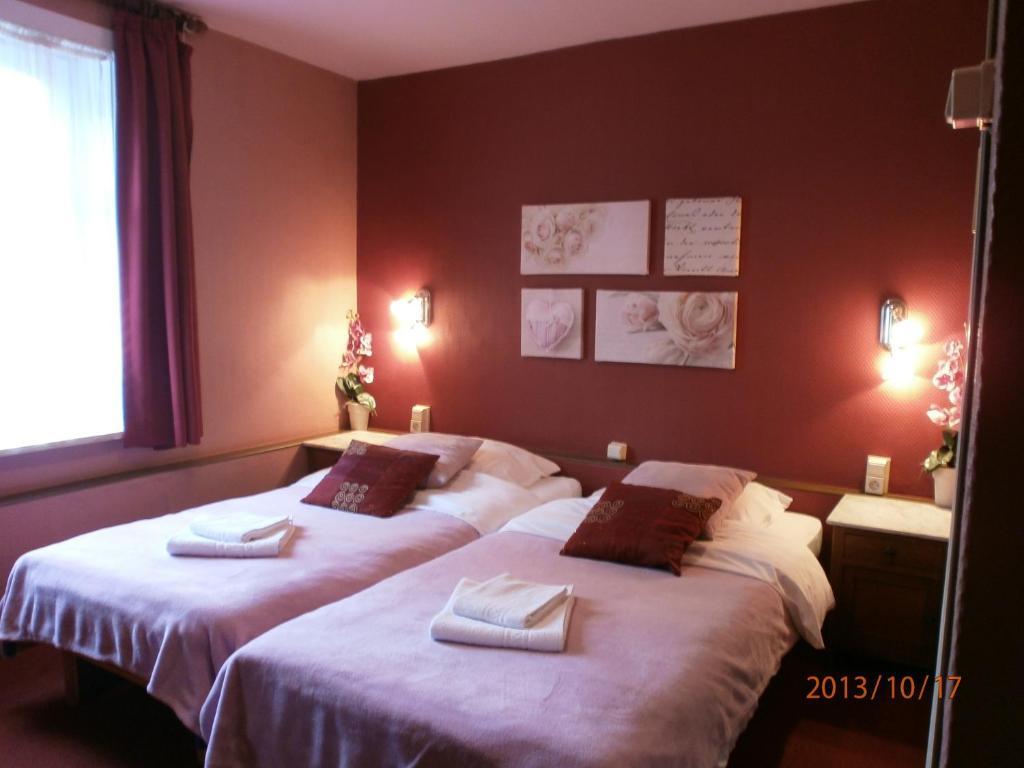 Hotel Cobut Falaën Buitenkant foto