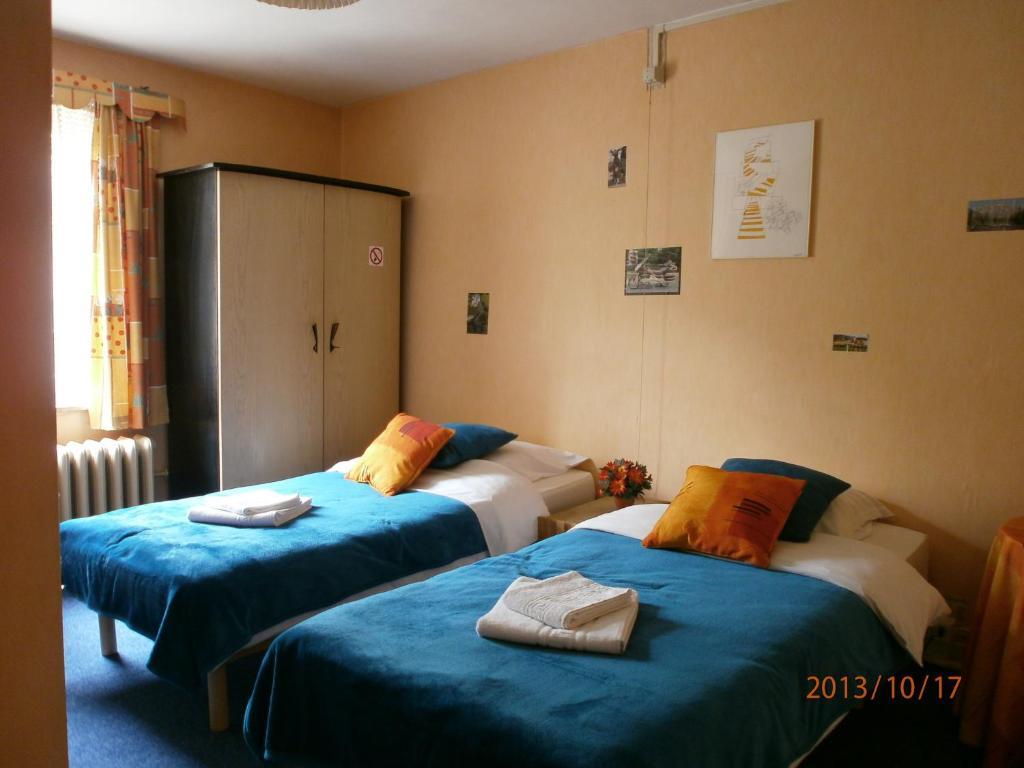 Hotel Cobut Falaën Buitenkant foto