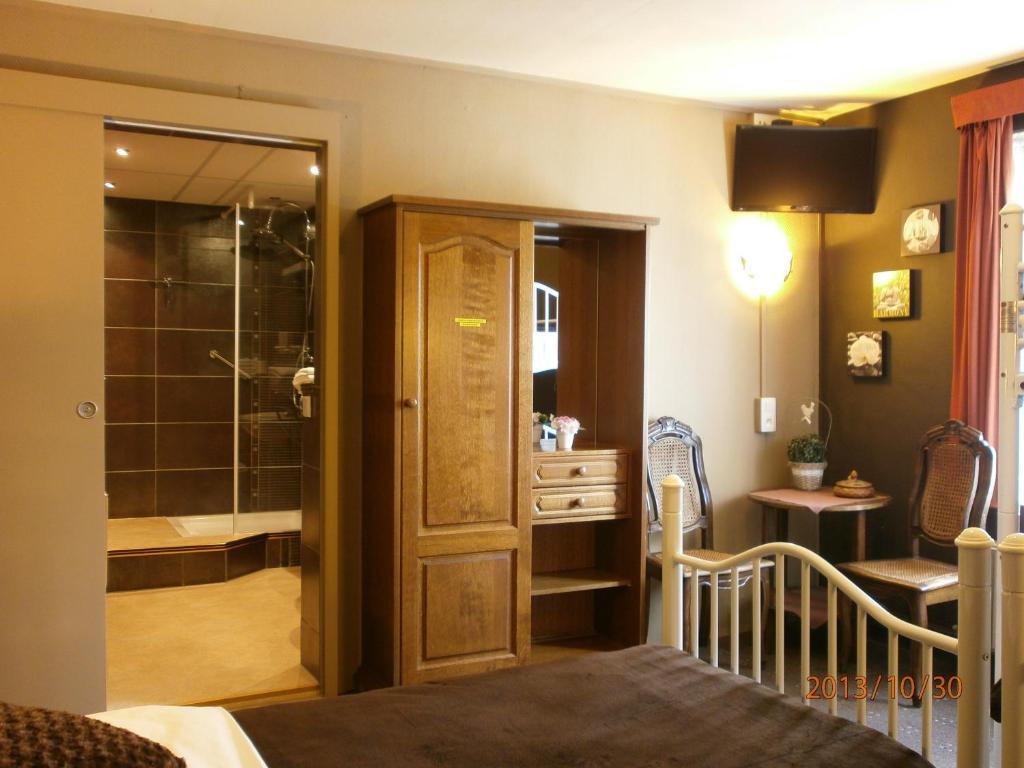 Hotel Cobut Falaën Kamer foto
