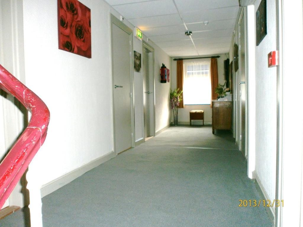 Hotel Cobut Falaën Buitenkant foto