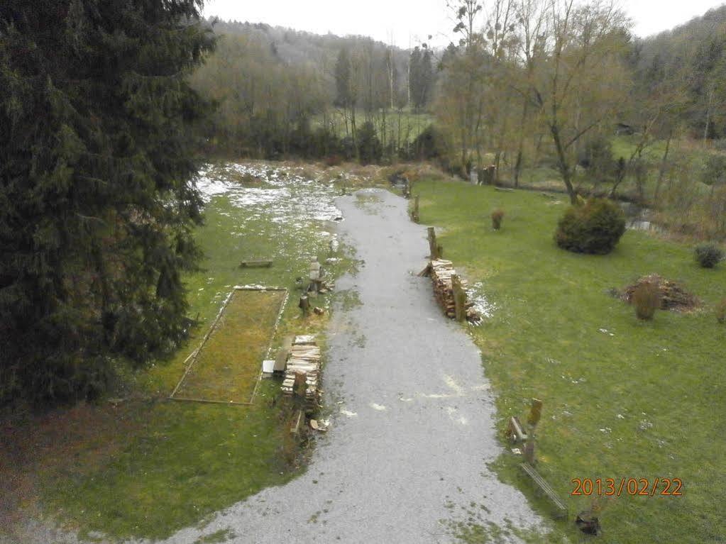 Hotel Cobut Falaën Buitenkant foto