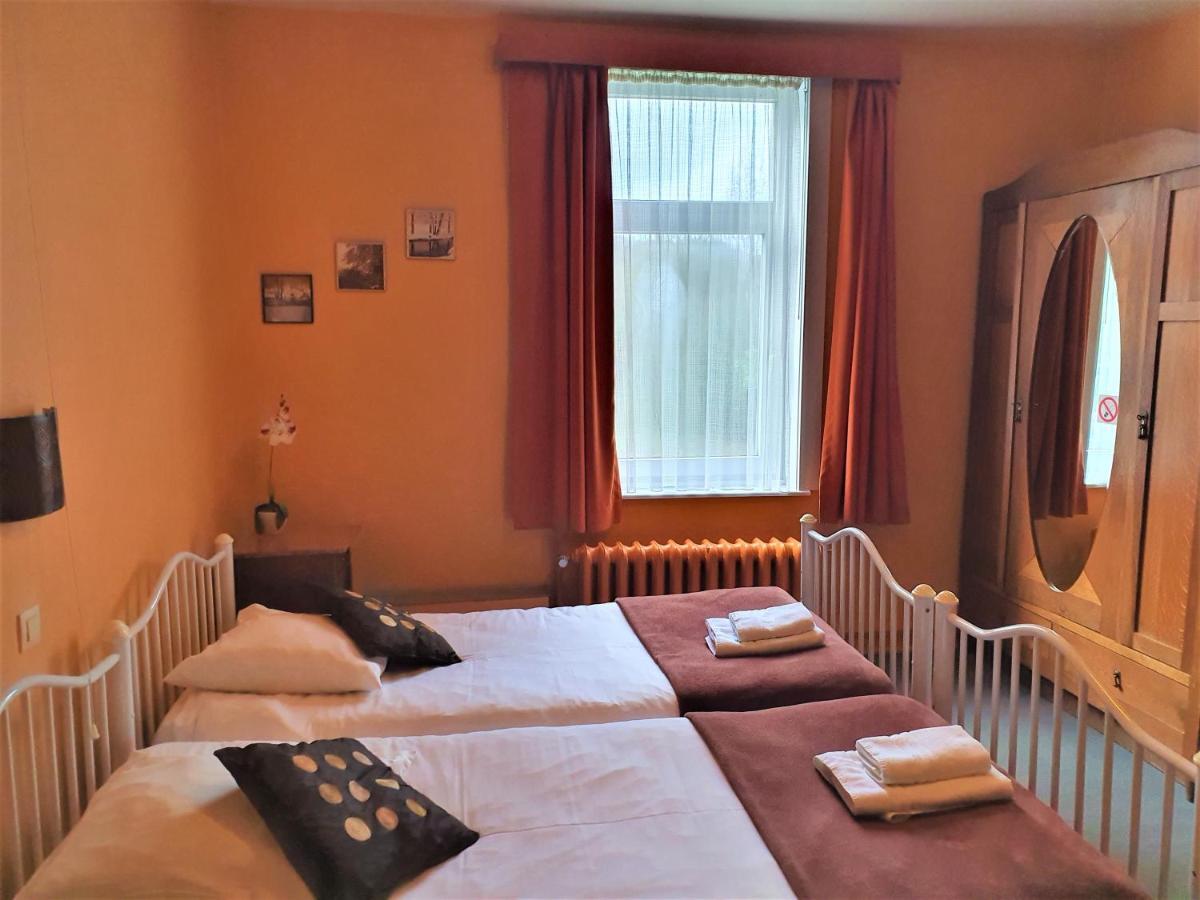 Hotel Cobut Falaën Buitenkant foto